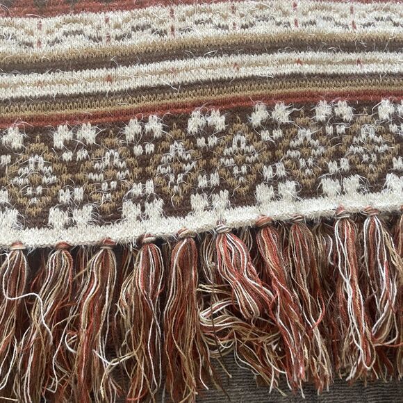 Original USA Women's One Size 100% Acrylic Poncho Brown Red Tan Fringe EUC - Picture 10 of 10